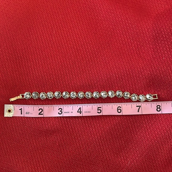 Kendra Scott stone bracelet in gold setting - Picture 4 of 5